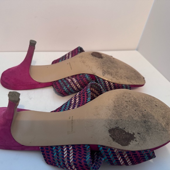 Beautiful size 11, Charles David Fuschia, green, blue, and cream colors. - Picture 7 of 7